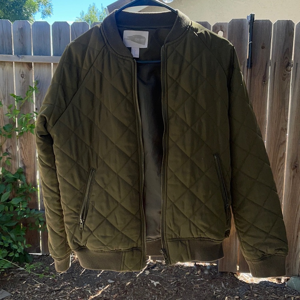 Army green bomber jacket forever 21 size small
